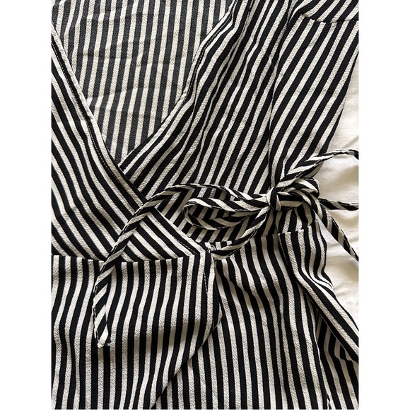 H&M striped wrap blouse, size 2 - Picture 3 of 6